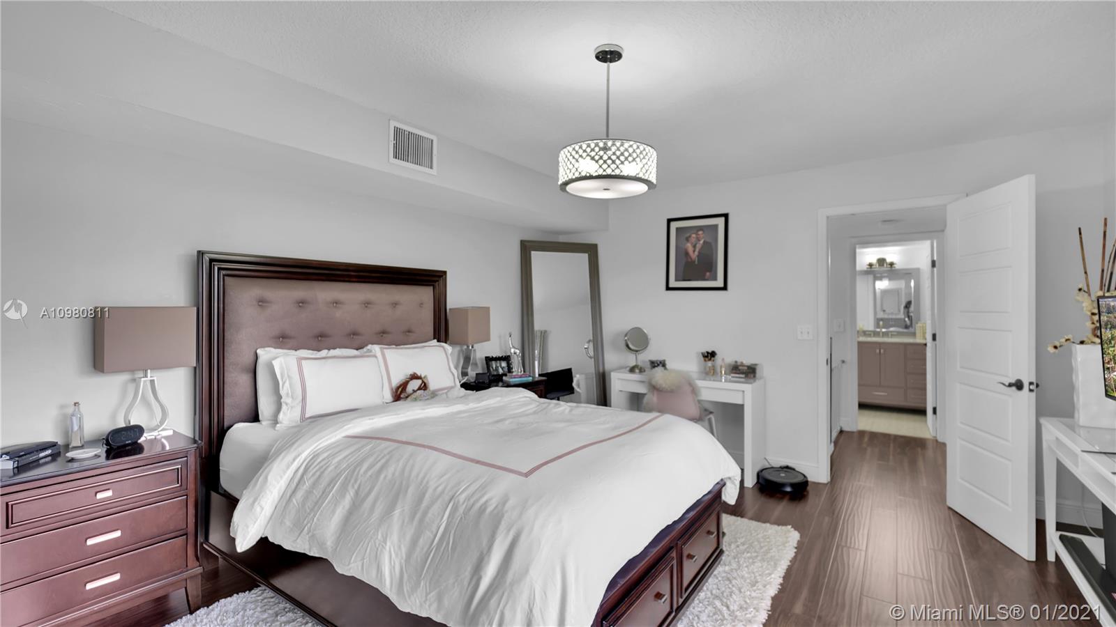 C H E ACRES - Residential