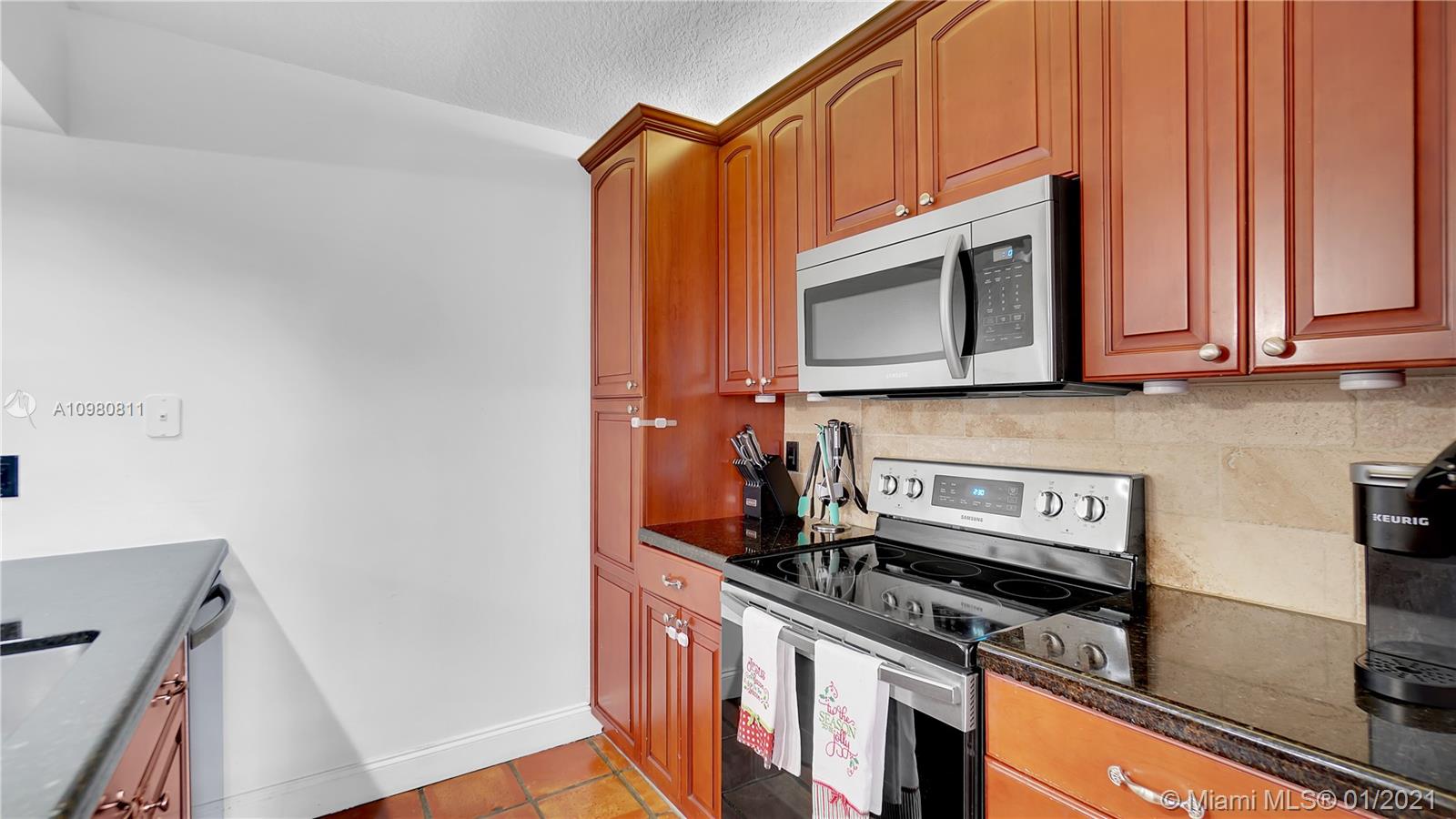 C H E ACRES - Residential