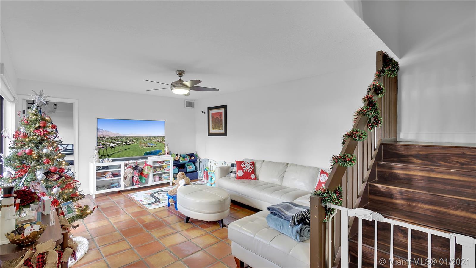 C H E ACRES - Residential