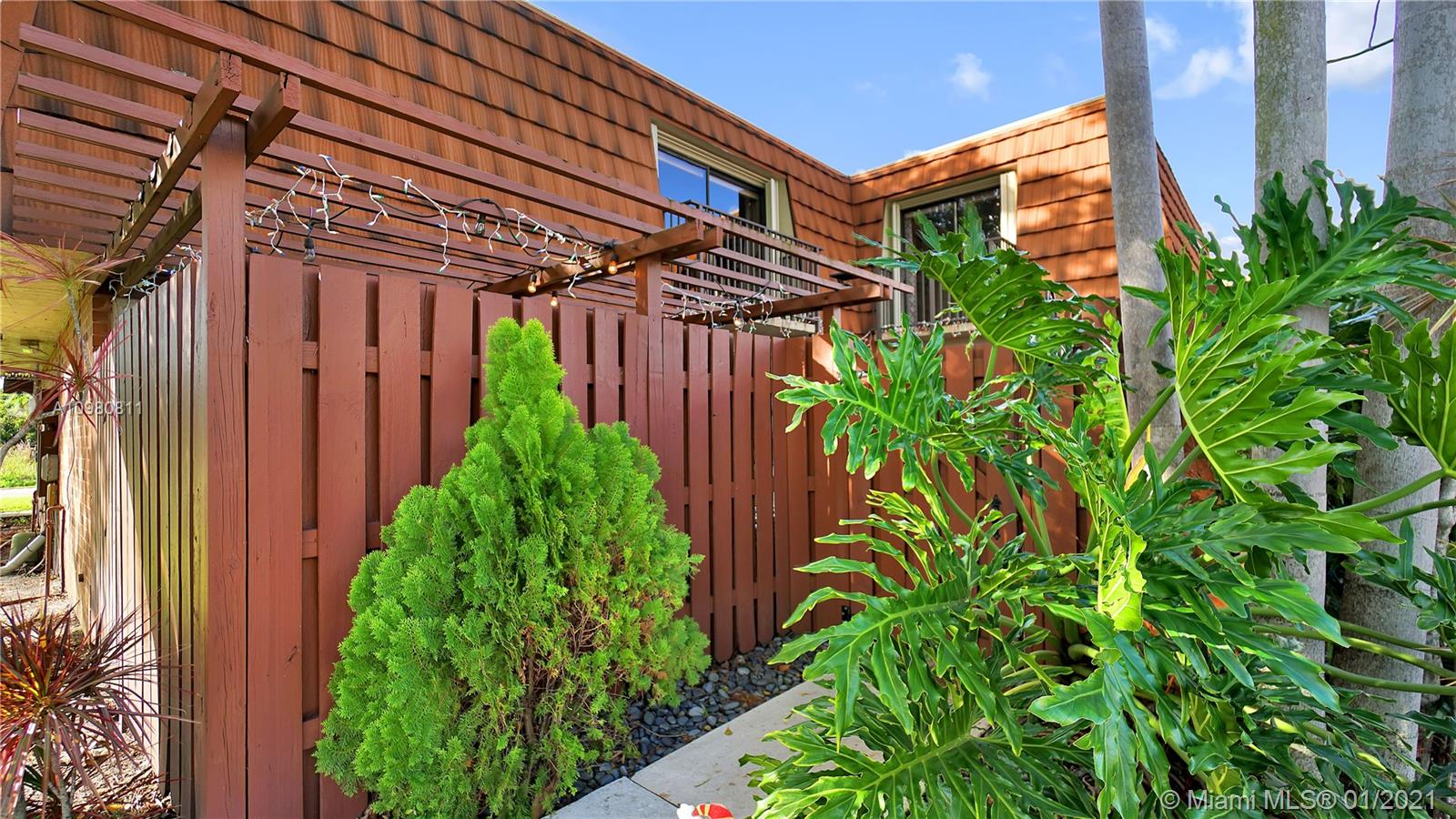 C H E ACRES - Residential