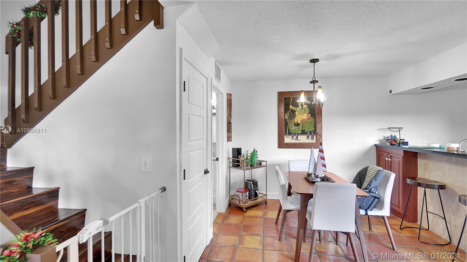 C H E ACRES - Residential