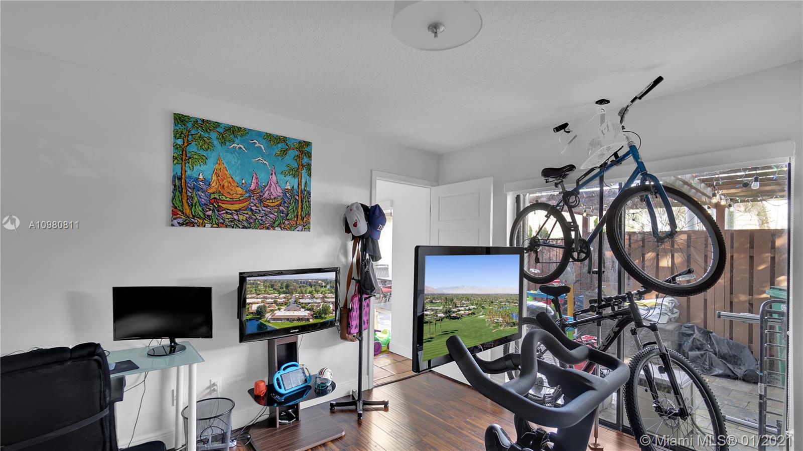 C H E ACRES - Residential