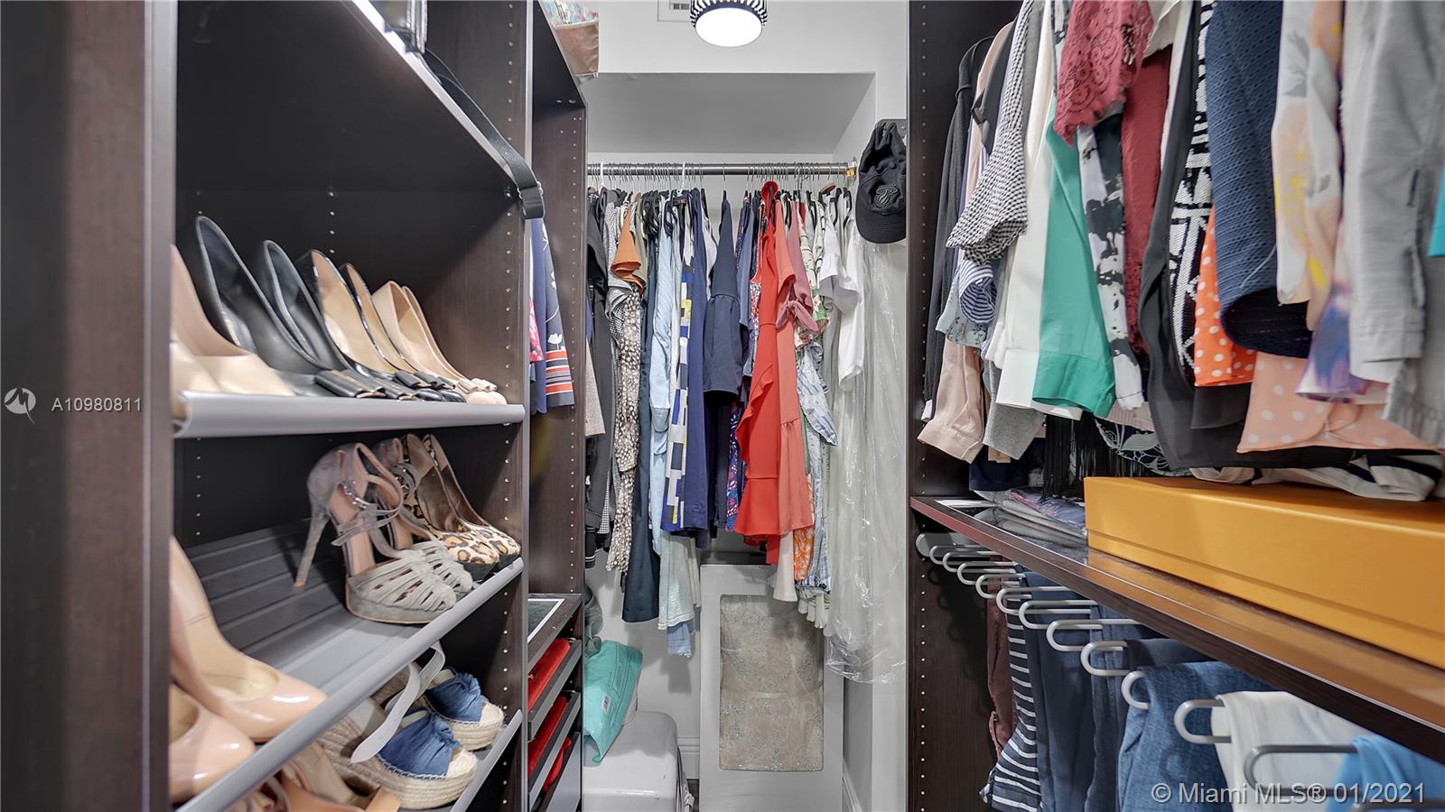 C H E ACRES - Residential