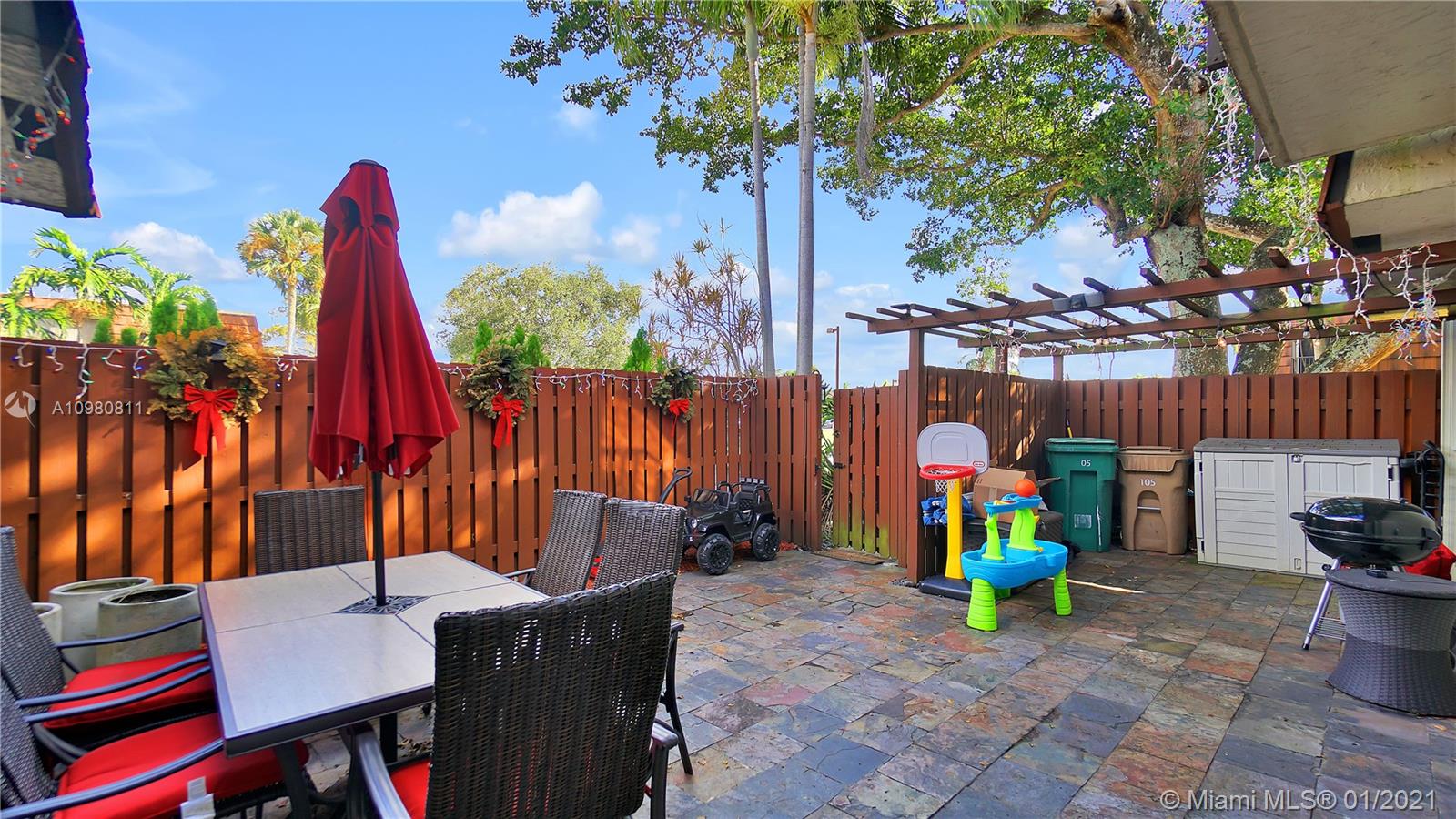 C H E ACRES - Residential