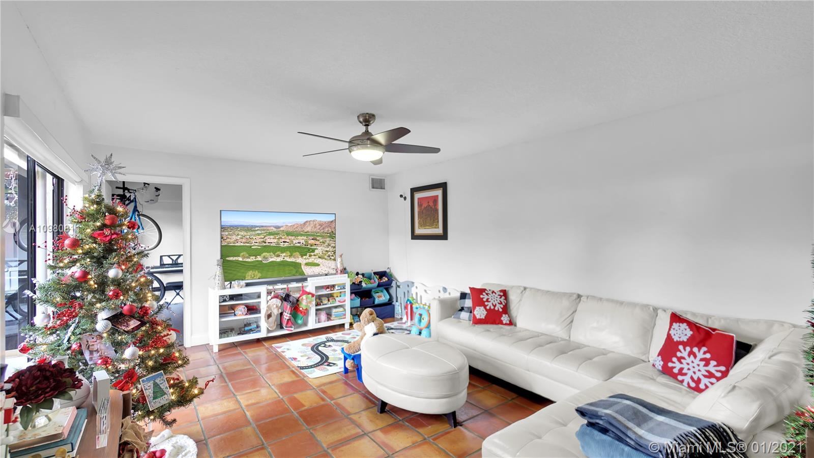 C H E ACRES - Residential