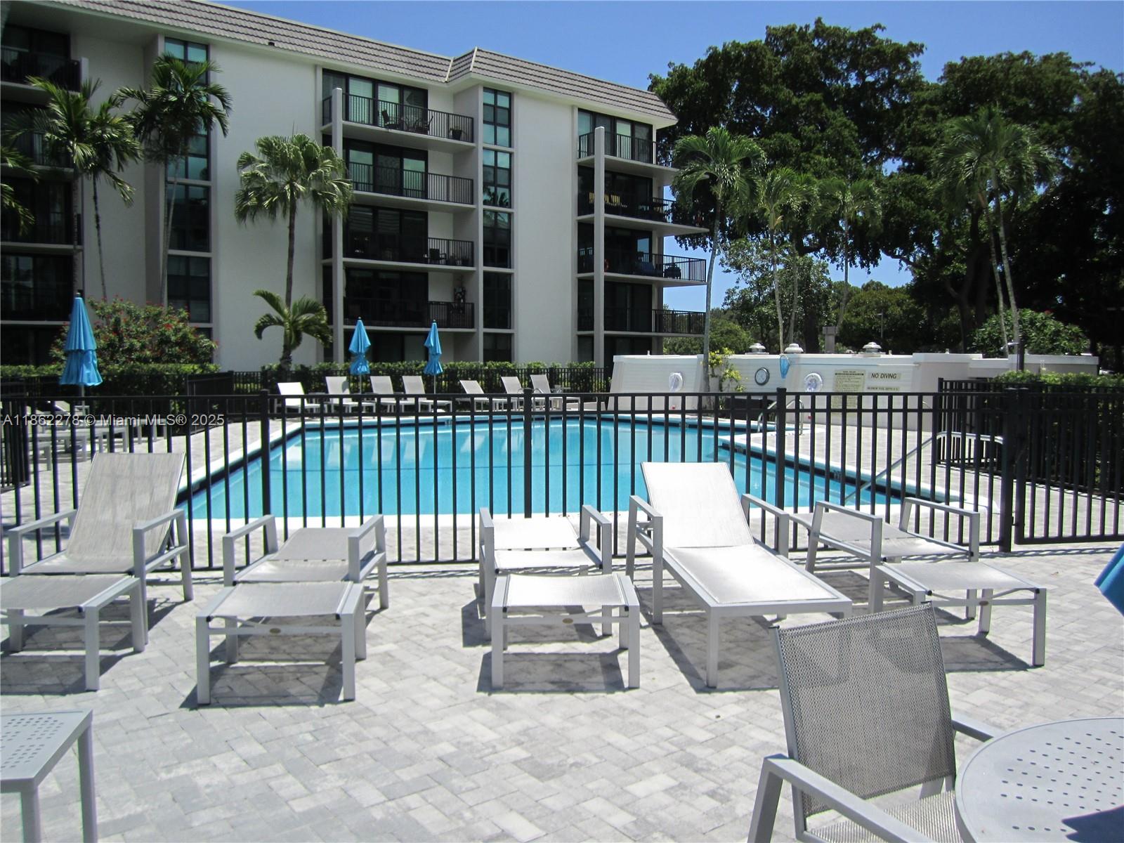 RIVER REACH CONDOMINIUM V - Residential Lease