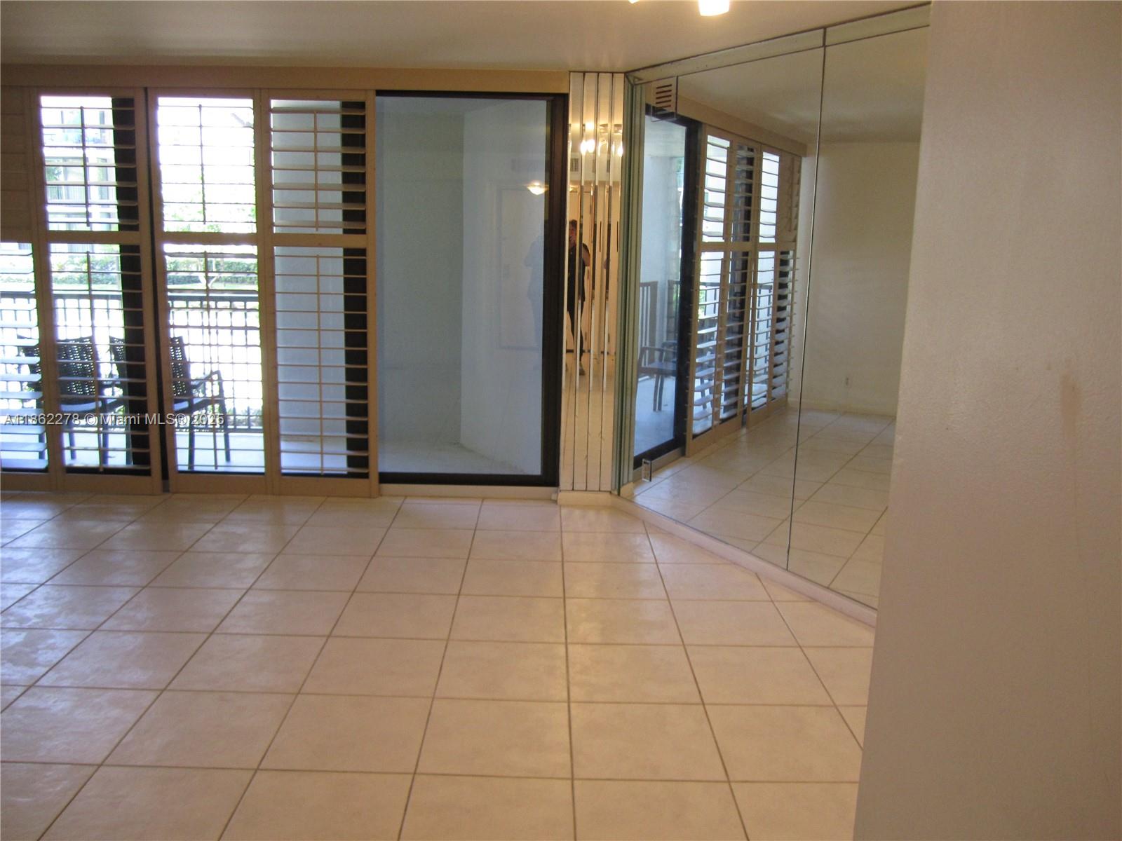 RIVER REACH CONDOMINIUM V - Residential Lease