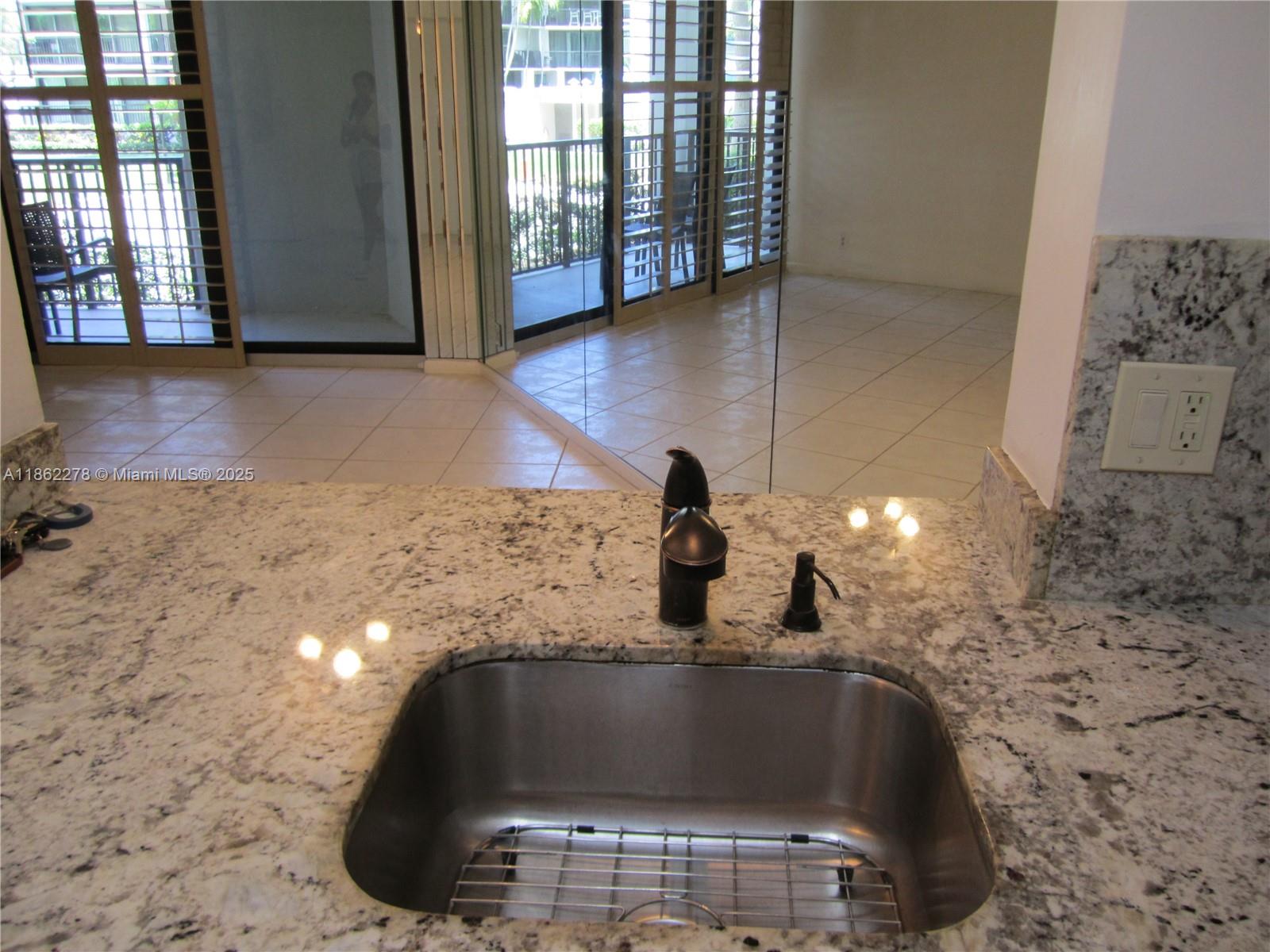 RIVER REACH CONDOMINIUM V - Residential Lease