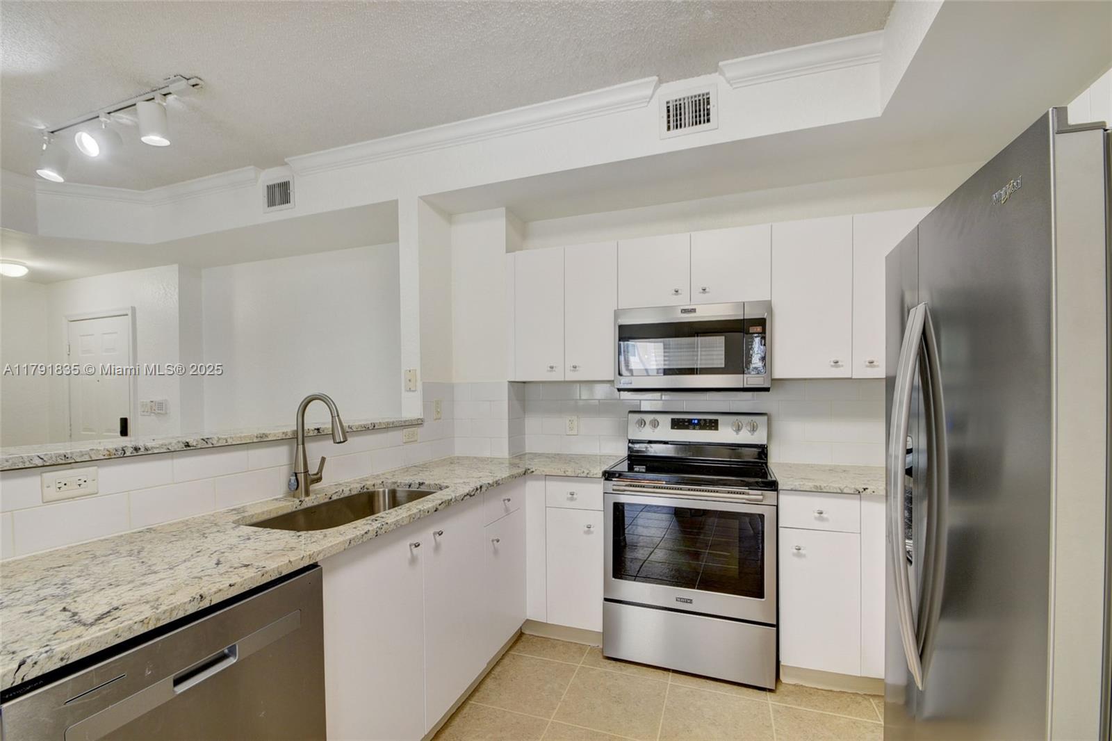 View photos, virtual tours, details... 1805 N Flagler Dr 119