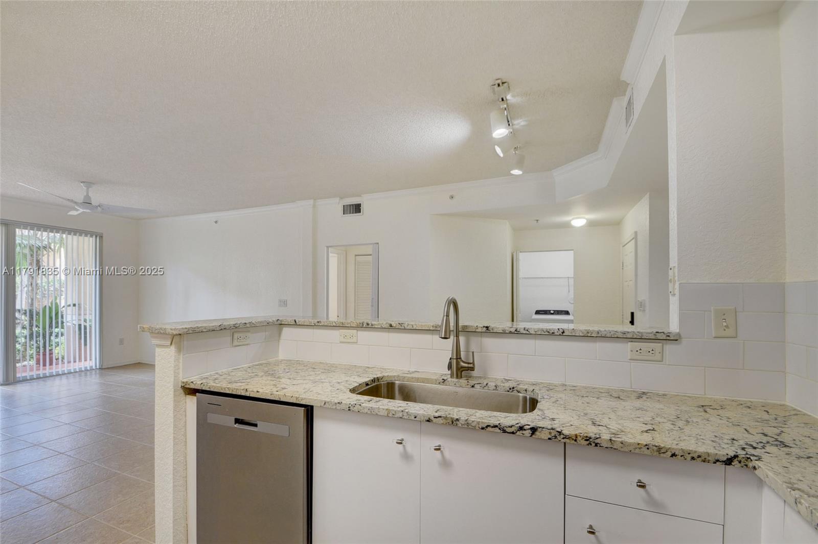 FLAGLER POINTE CONDO - Residential Lease