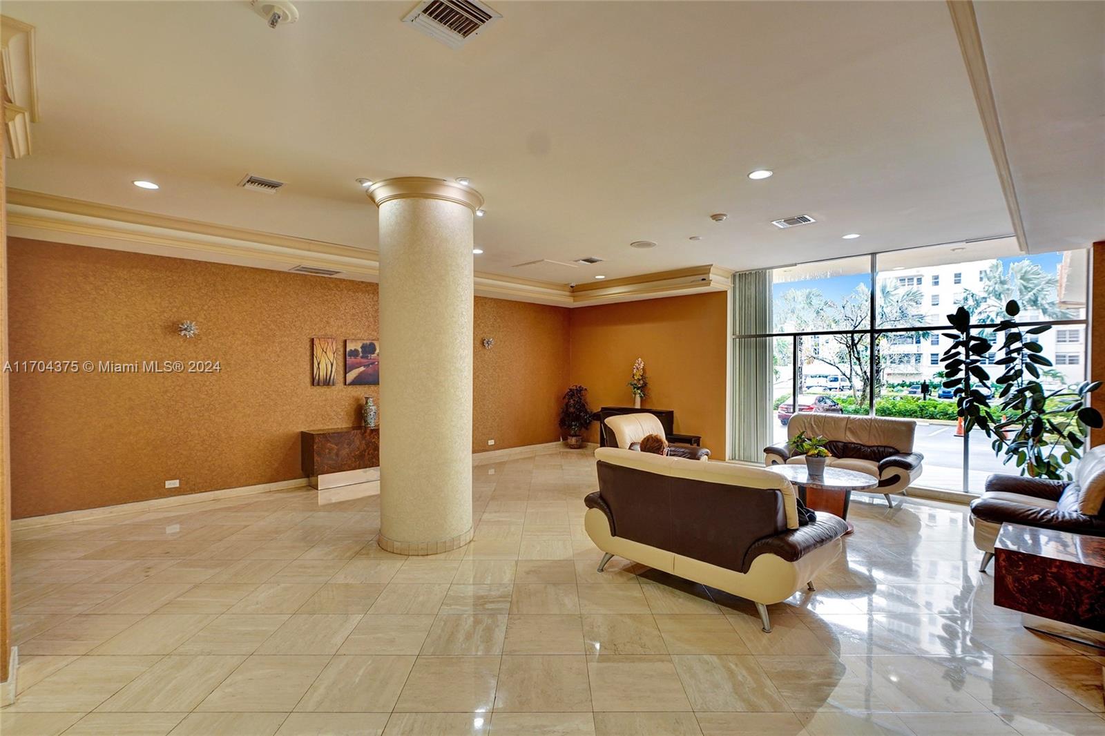 WINSTON TOWERS 200 - Residential