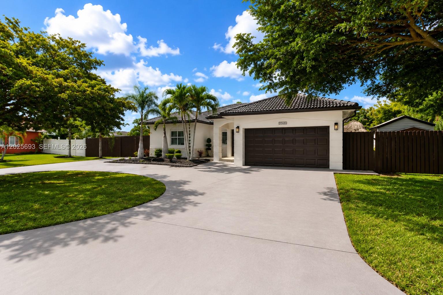 VALENCIA GROVES ESTATES - Residential