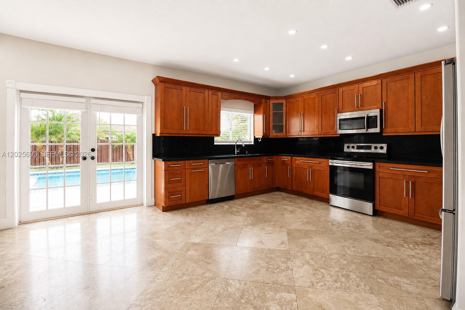 VALENCIA GROVES ESTATES - Residential