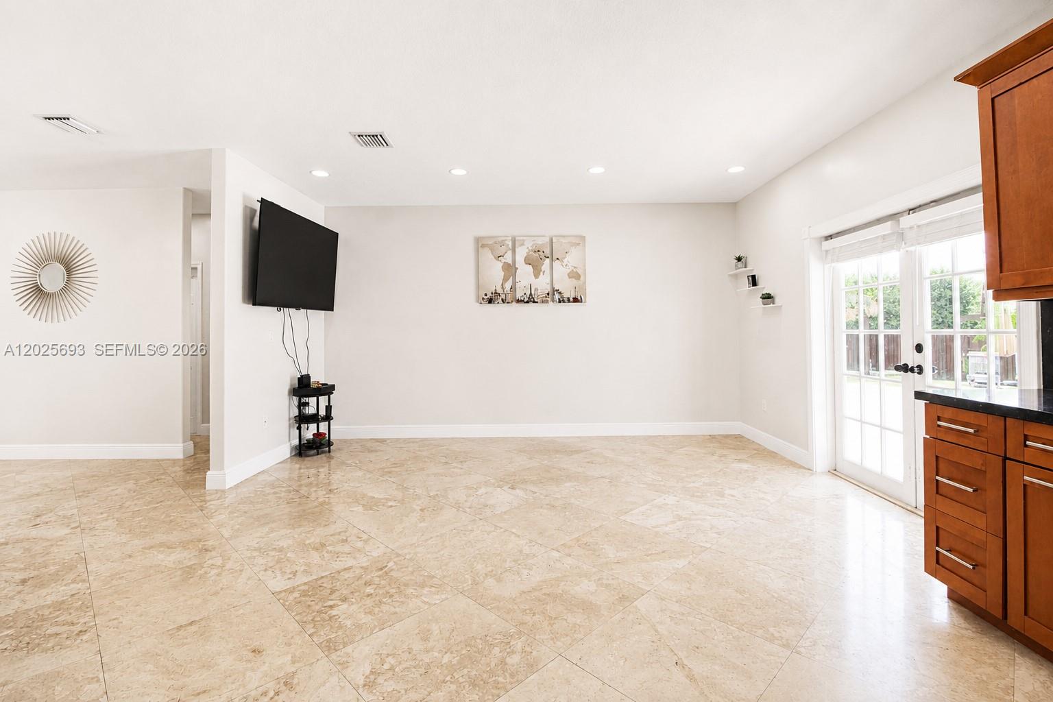VALENCIA GROVES ESTATES - Residential