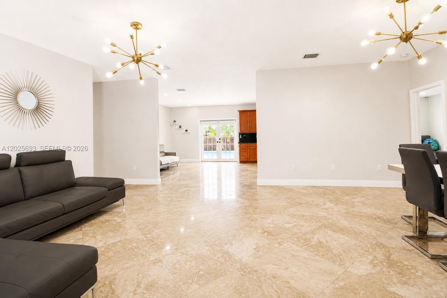 VALENCIA GROVES ESTATES - Residential