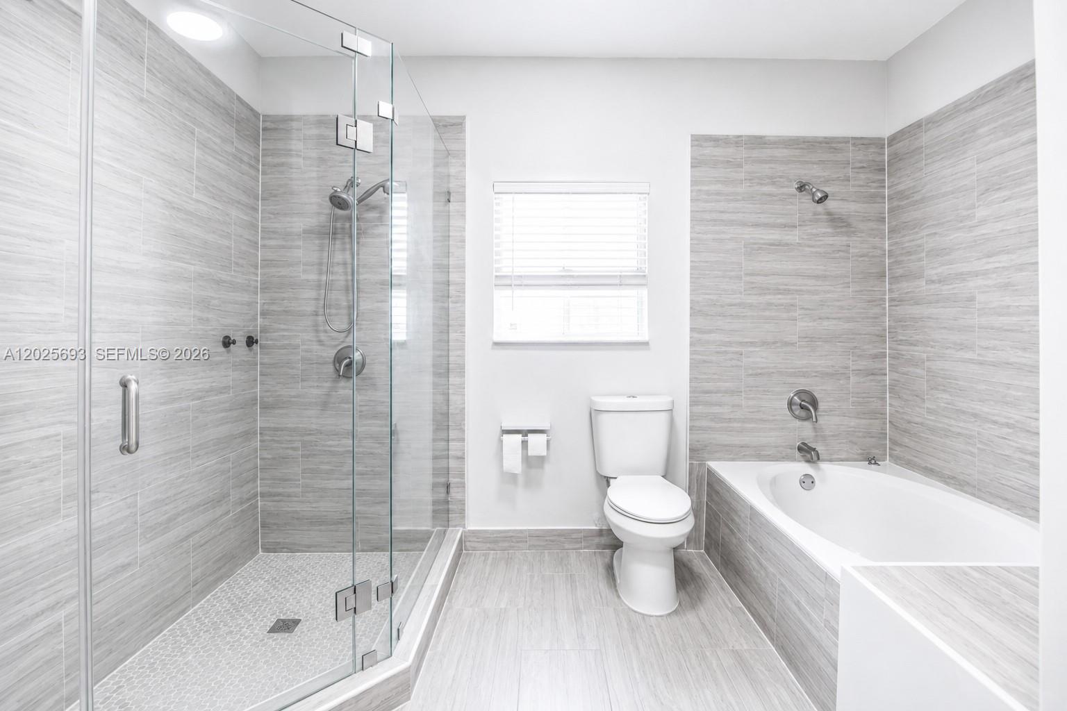 VALENCIA GROVES ESTATES - Residential