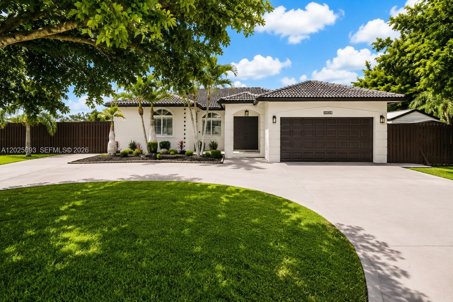 VALENCIA GROVES ESTATES - Residential