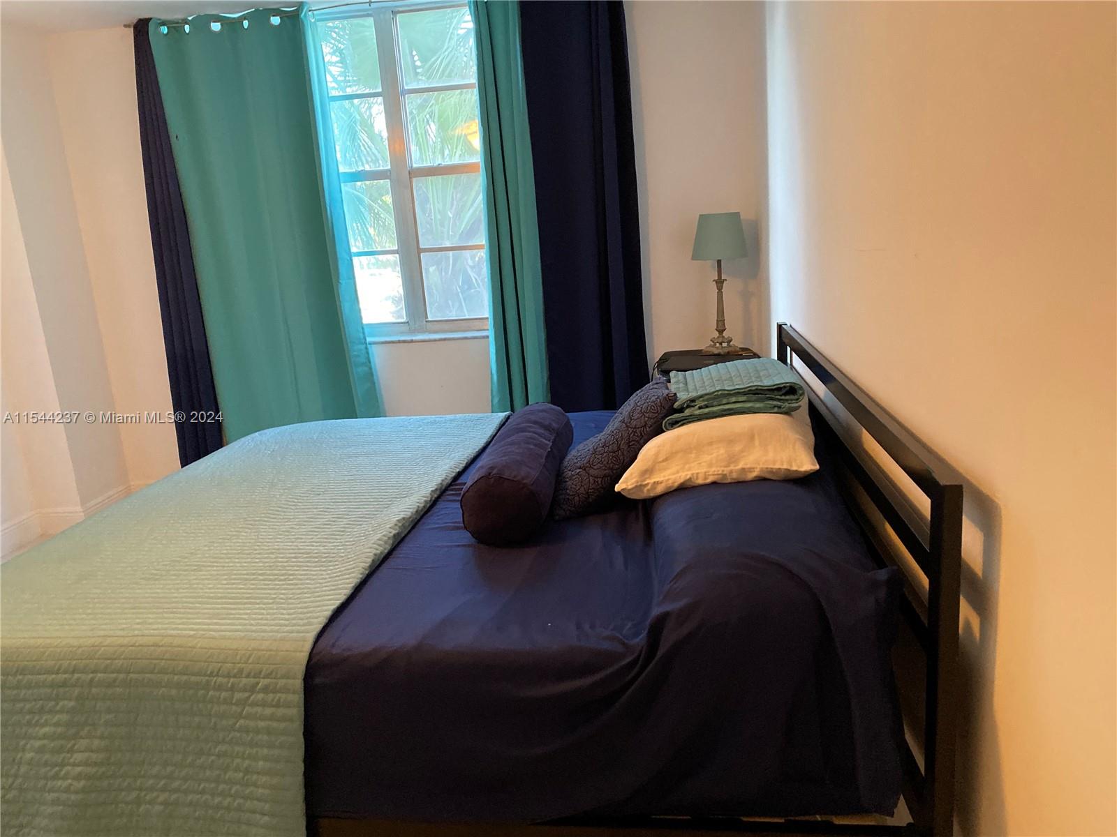 ADMIRALS PORT CONDO WEST - Residential