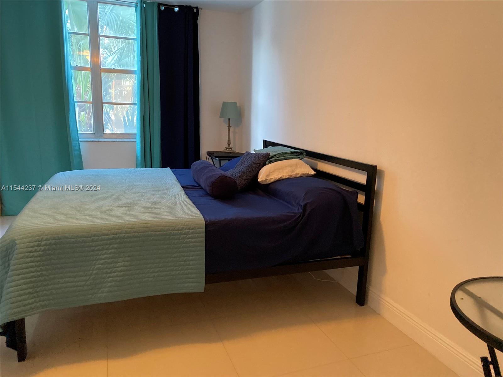 ADMIRALS PORT CONDO WEST - Residential