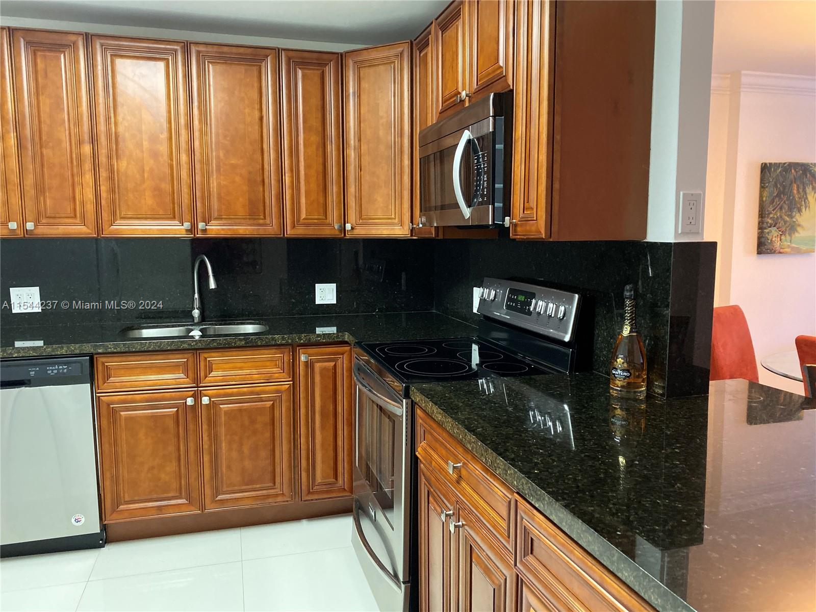ADMIRALS PORT CONDO WEST - Residential