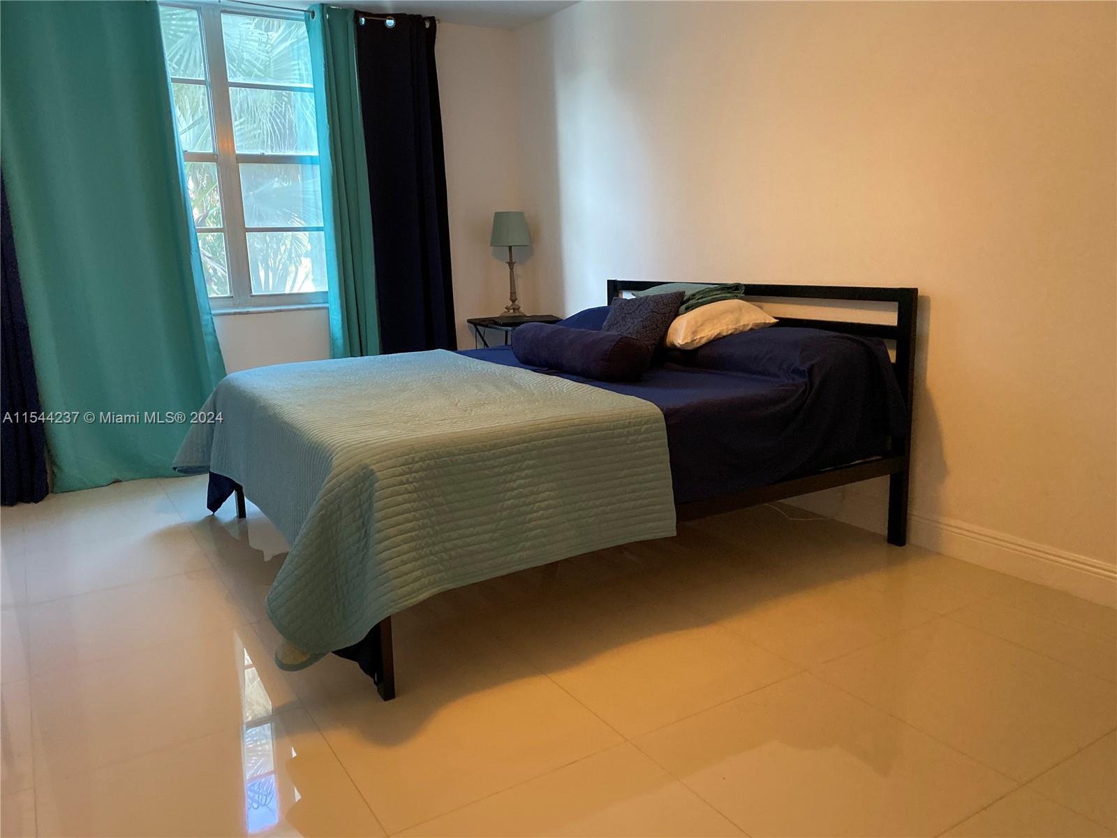 ADMIRALS PORT CONDO WEST - Residential