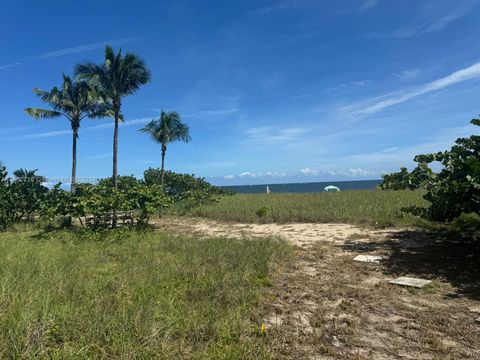 A home in Lauderdale By The Sea