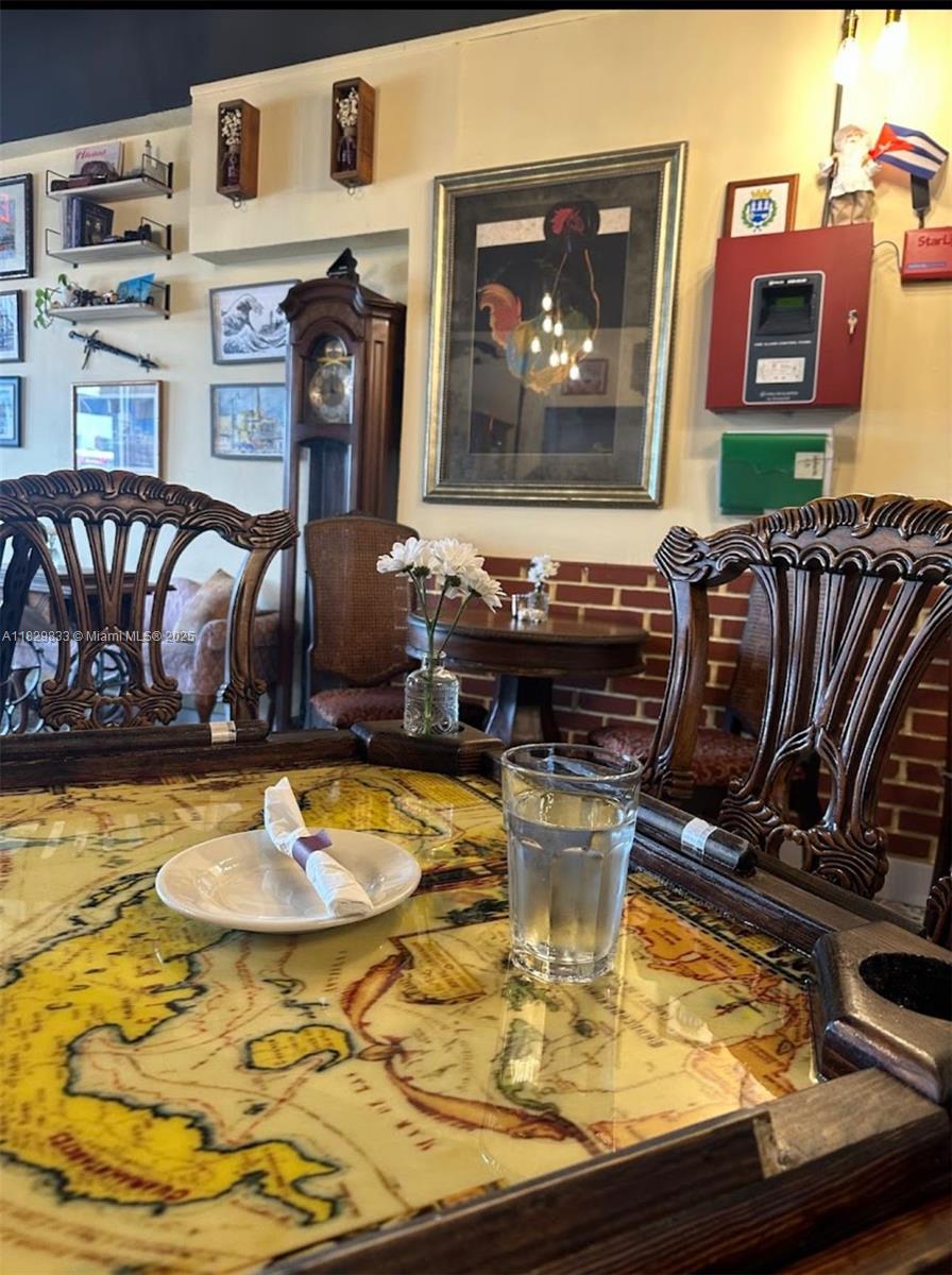 Fully operational and wel-established restaurant for sale in a prime locatio, offering strong cash flow and loyal customers base. This turnkey business is perfect for foreign investors seeking to qualify for de E-2 investor visas potential EB5 immigrants Investor program.