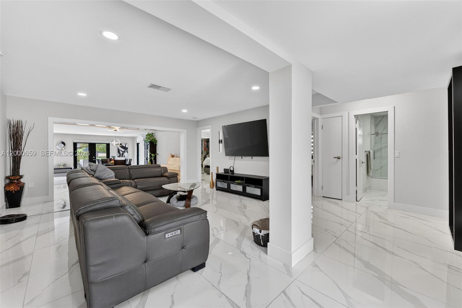 SUNRISE GOLF VILLAGE SEC - Residential