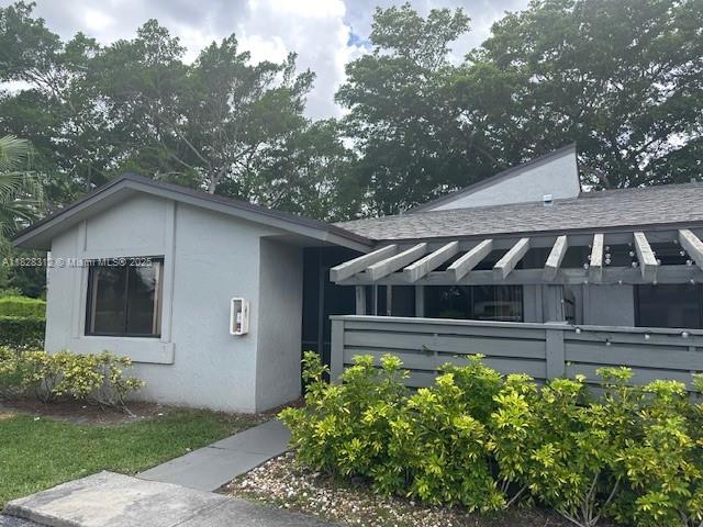 453 Lakeview Dr 1