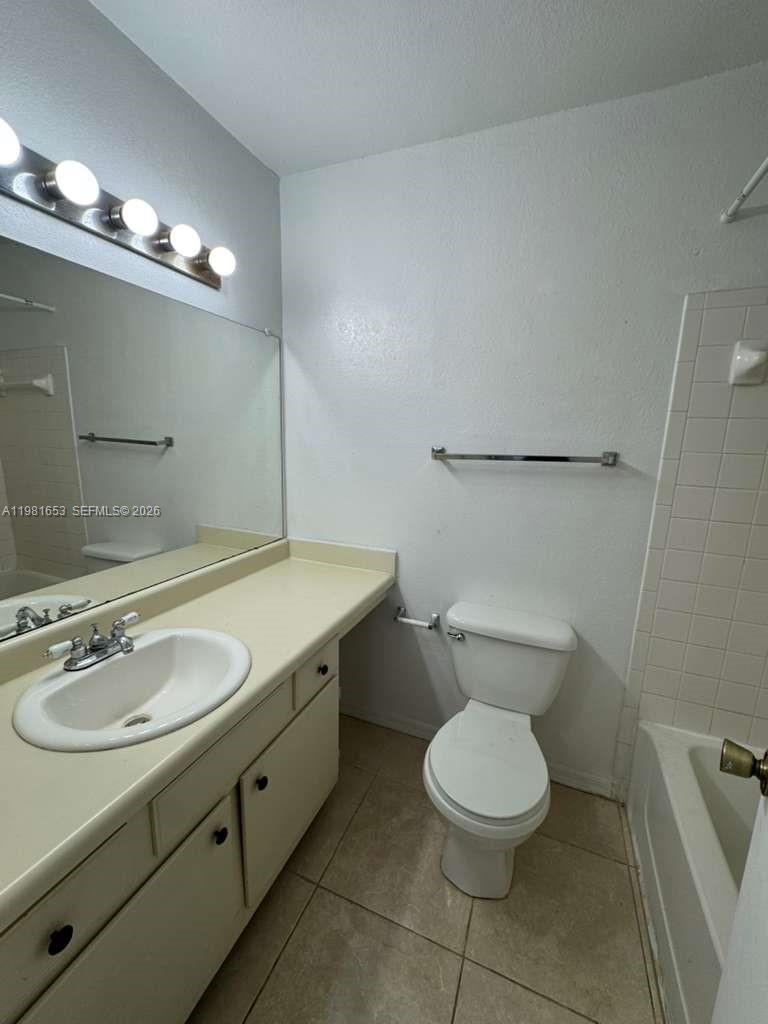 CORAL KEY CONDO - Residential Lease
