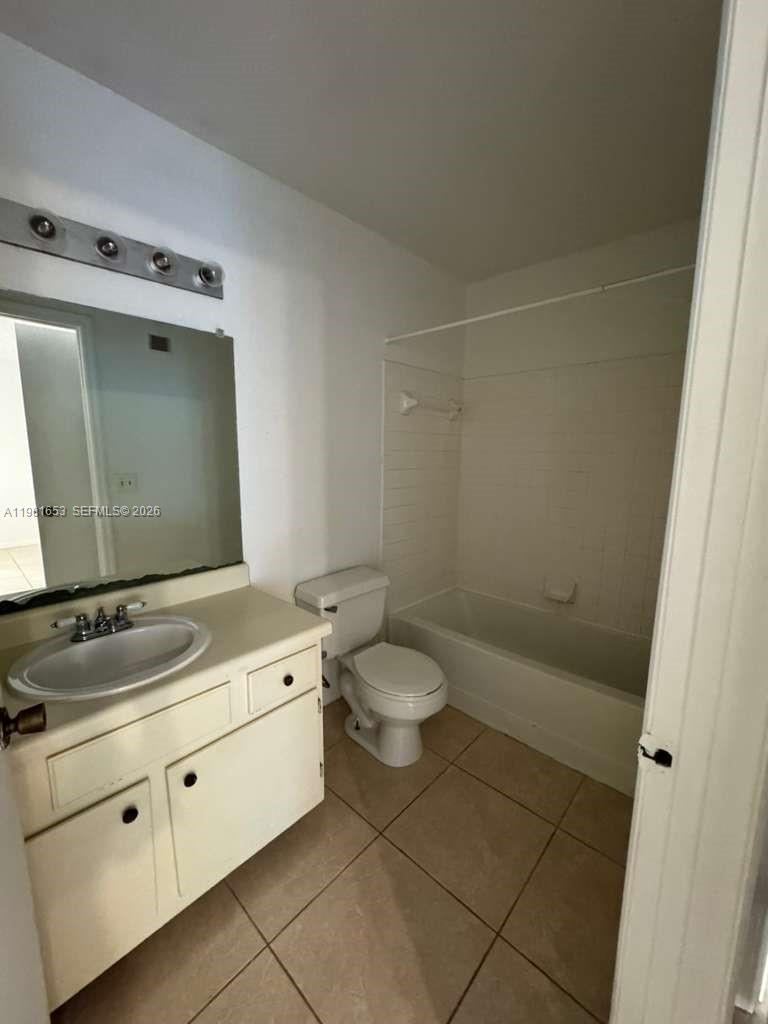 CORAL KEY CONDO - Residential Lease