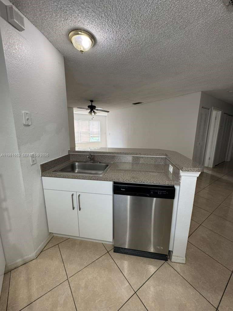 CORAL KEY CONDO - Residential Lease