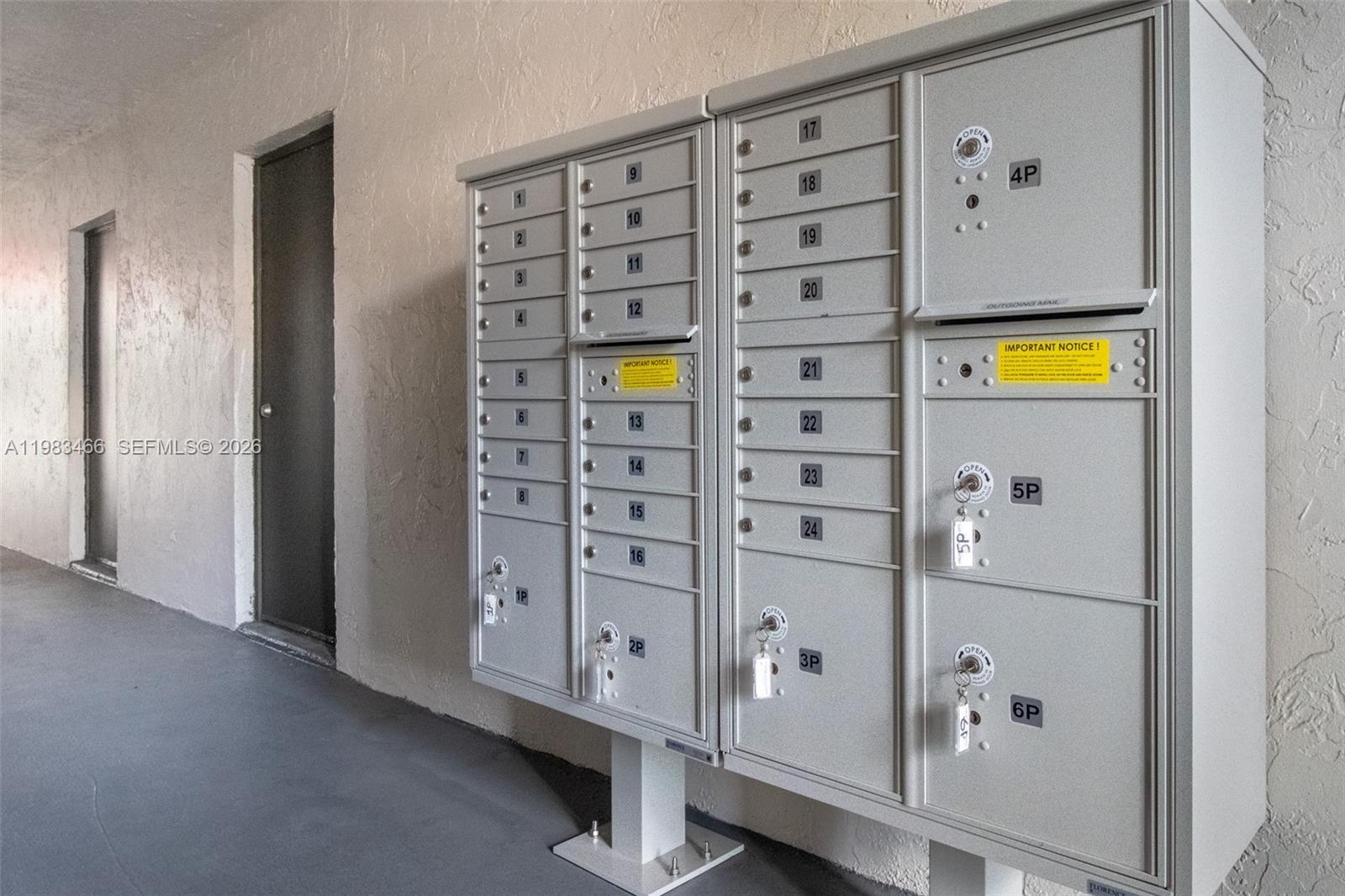 VENETIAN PALMS CONDO - Residential