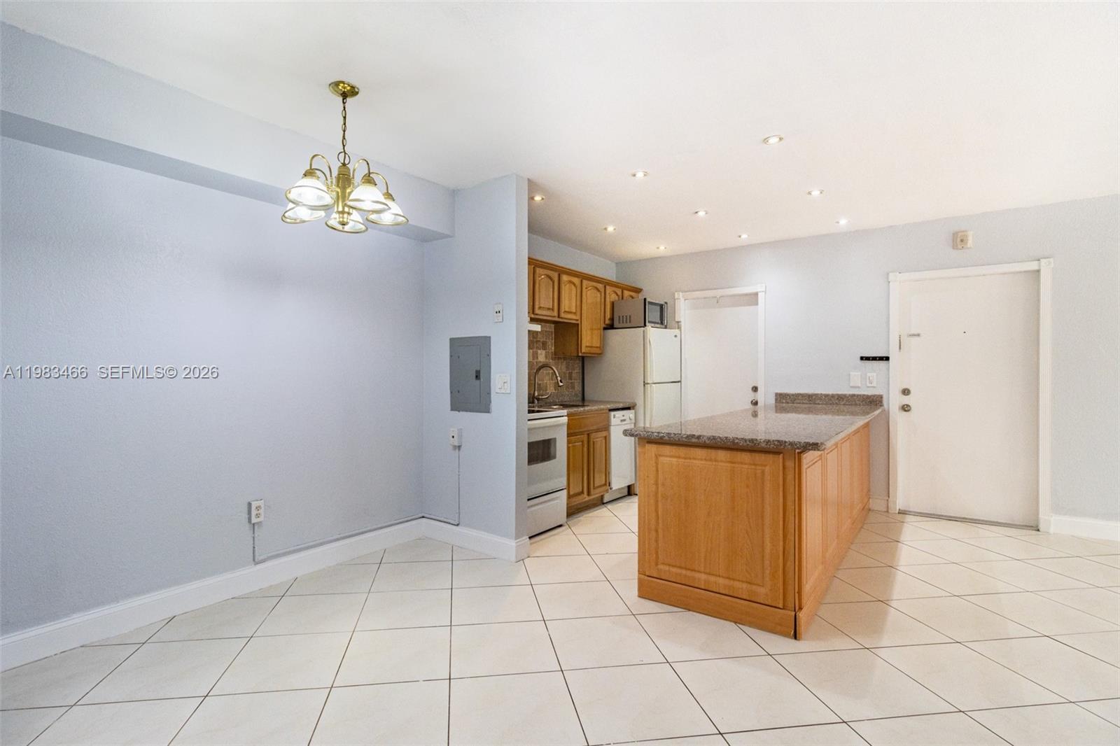 VENETIAN PALMS CONDO - Residential