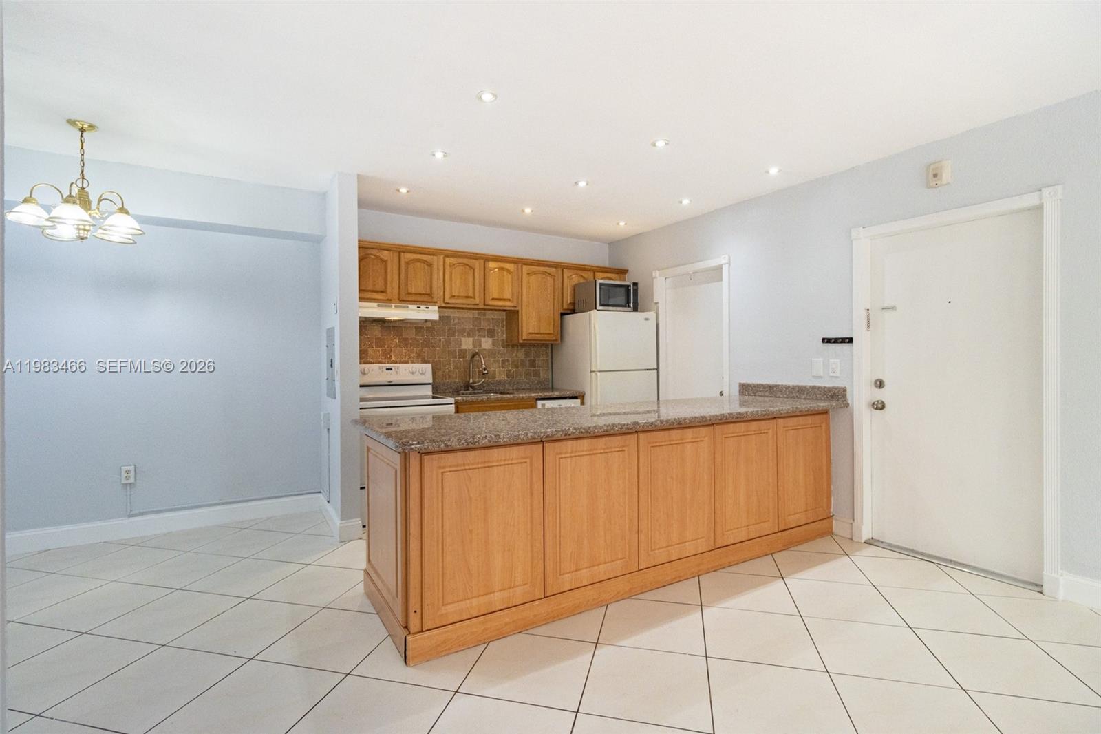 VENETIAN PALMS CONDO - Residential