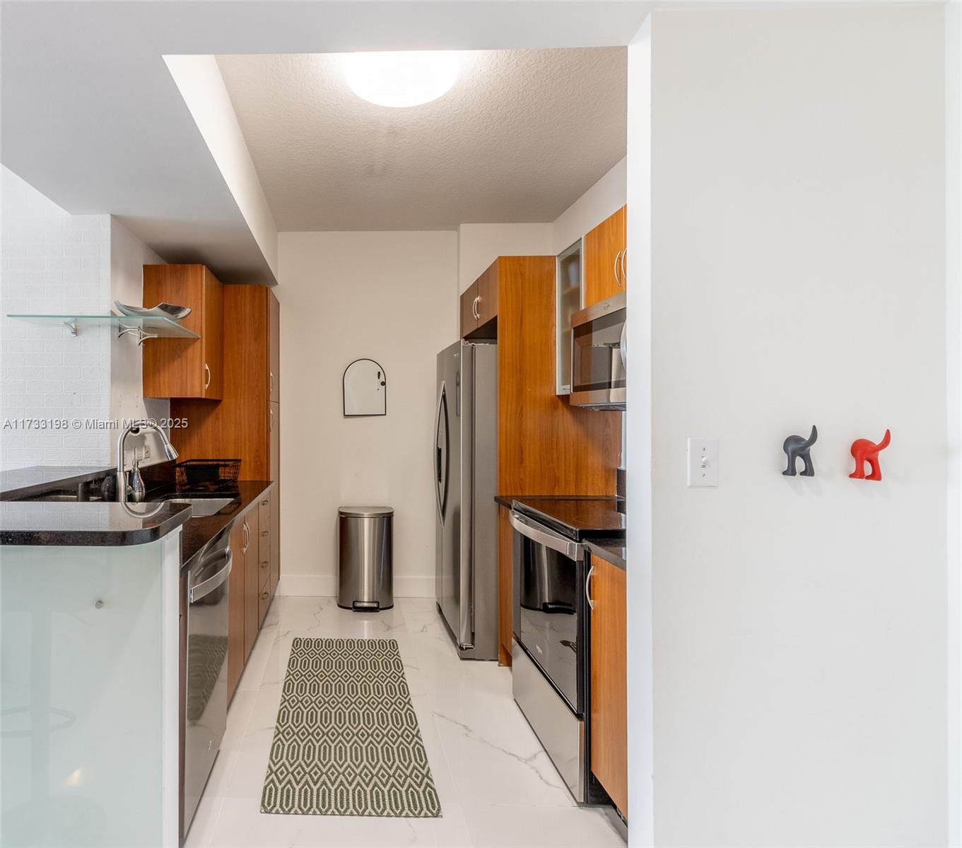 VENTURE AT AVENTURA WEST - Residential