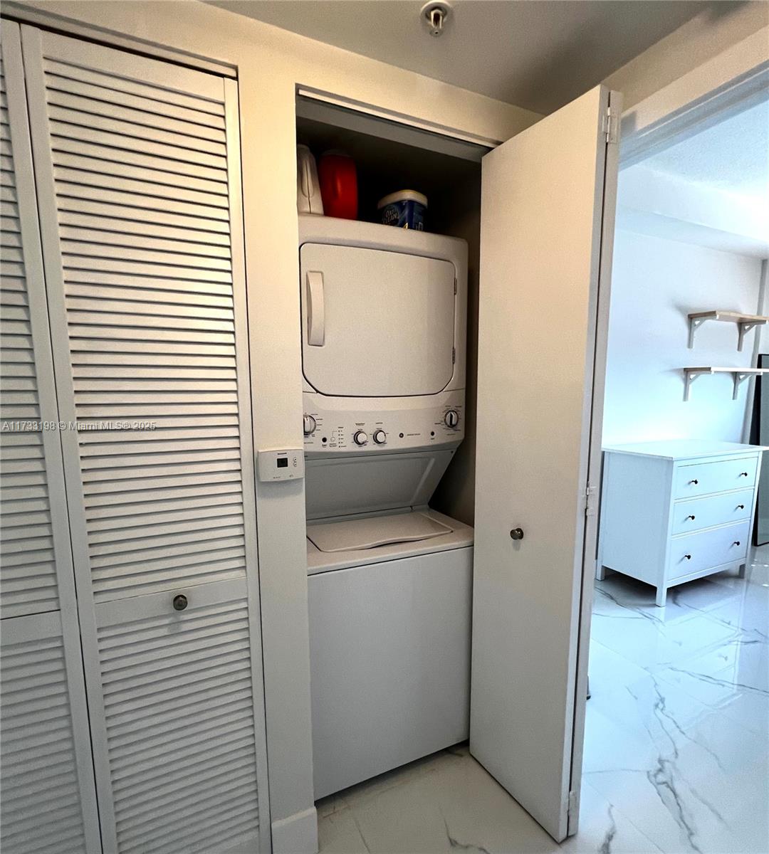VENTURE AT AVENTURA WEST - Residential