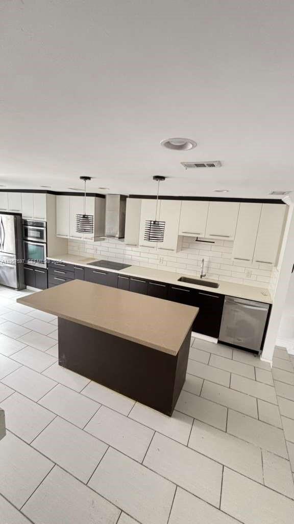 TOWNHOUSES AT JACARANDA - Residential