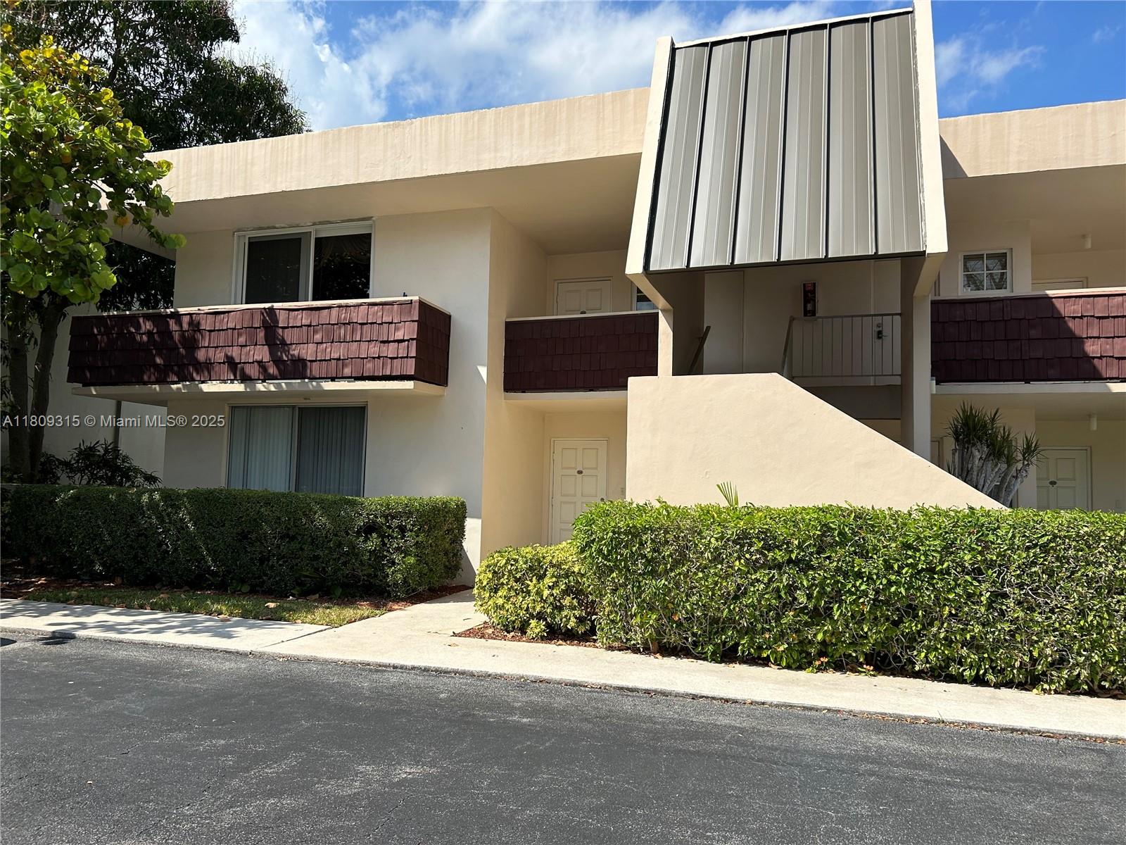 Address Not Disclosed, Pompano Beach, Broward County, Florida - 3 Bedrooms  
2 Bathrooms - 