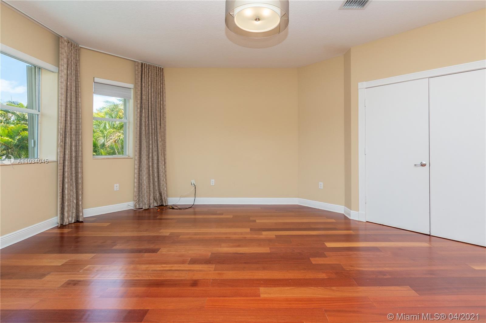 PRESIDENTIAL ESTATES SUB - Residential