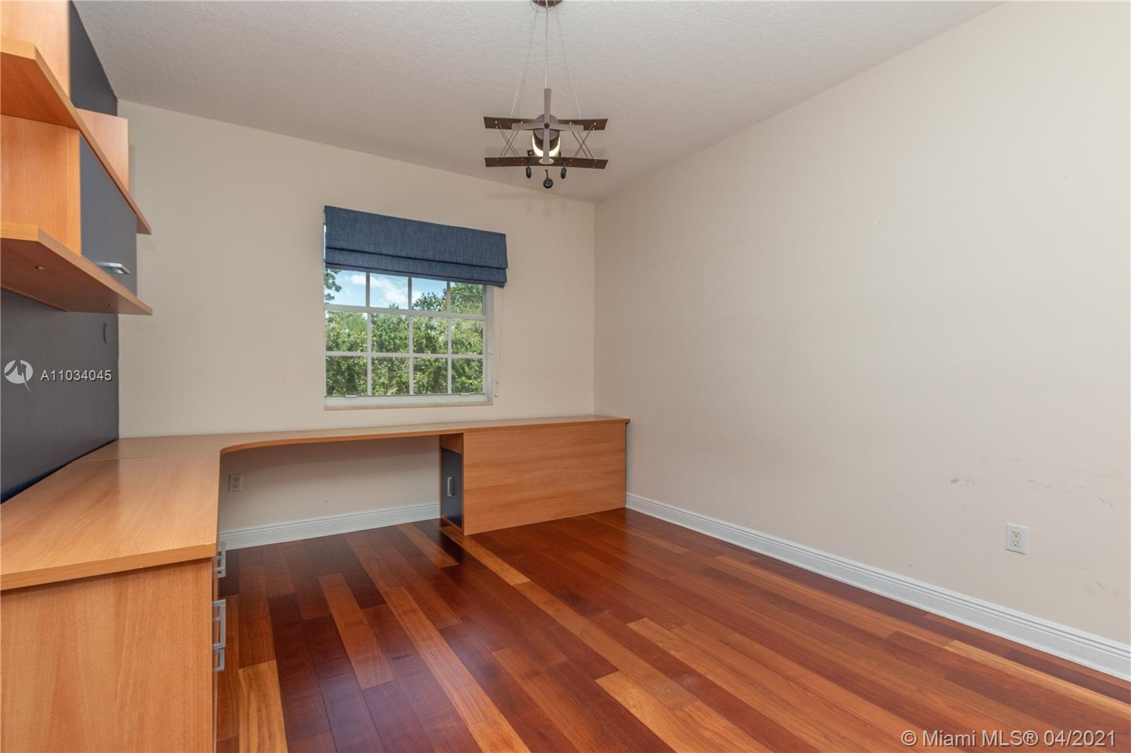 PRESIDENTIAL ESTATES SUB - Residential