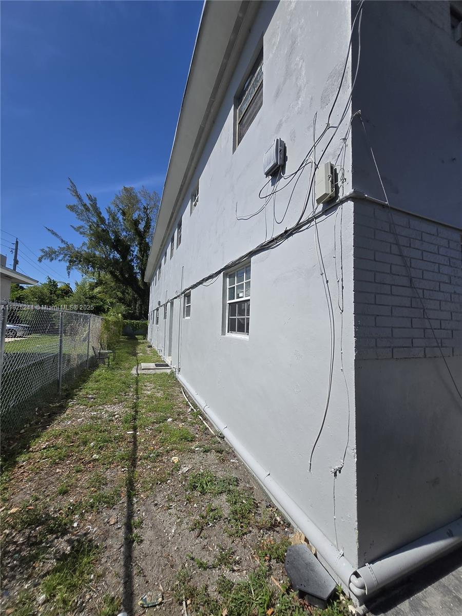 925 NW 69th St