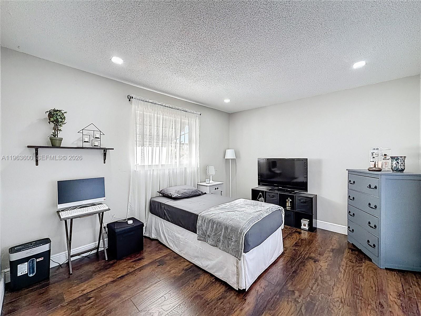 MAINLANDS OF TAMARAC LAKE - Residential