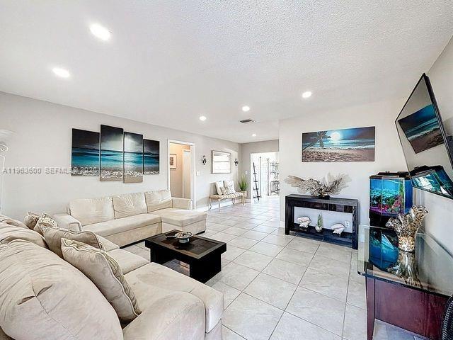 MAINLANDS OF TAMARAC LAKE - Residential