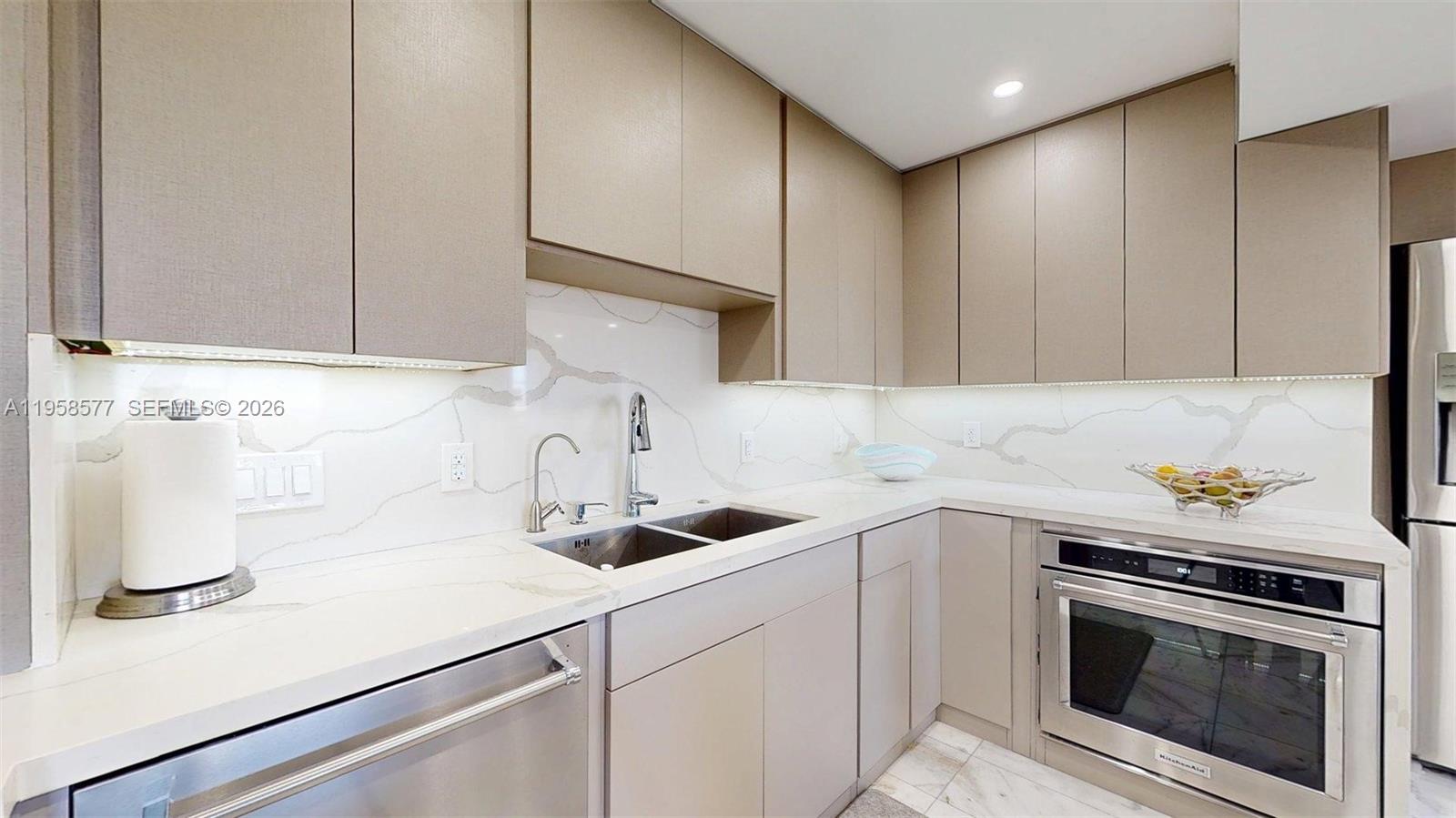 600 Three Islands Blvd 802