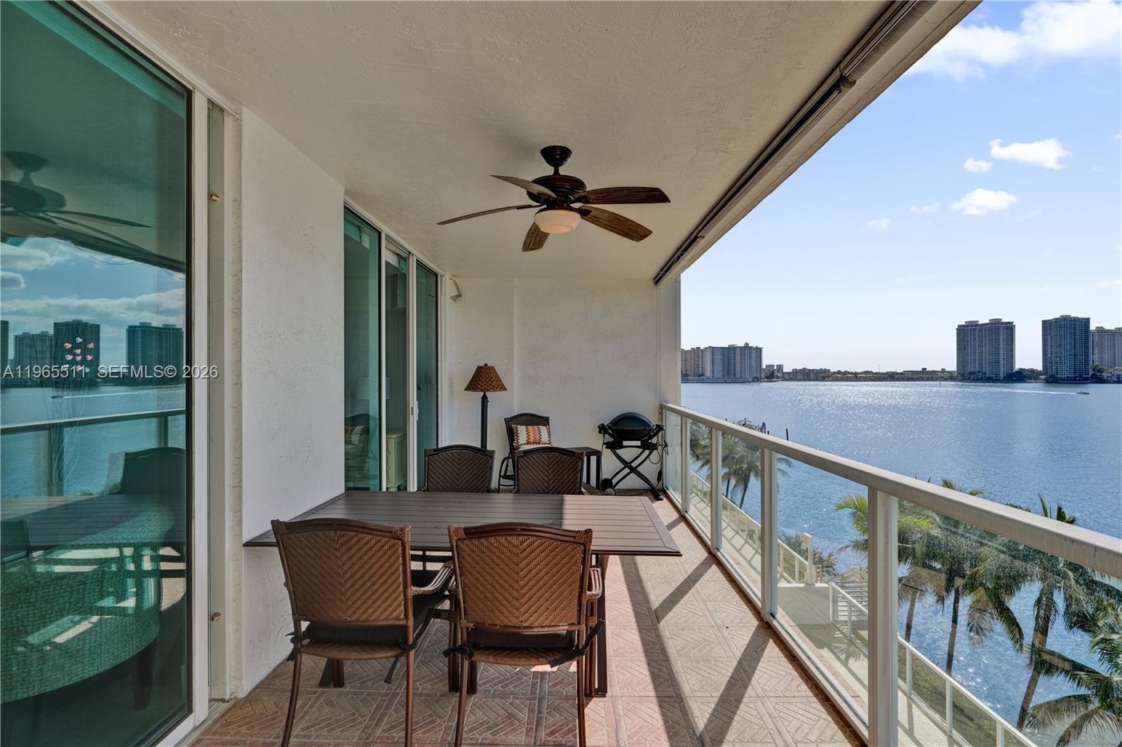 MARINA BAY CLUB CONDO HOT - Residential