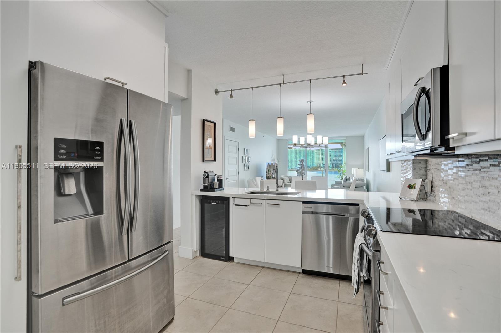 MARINA BAY CLUB CONDO HOT - Residential