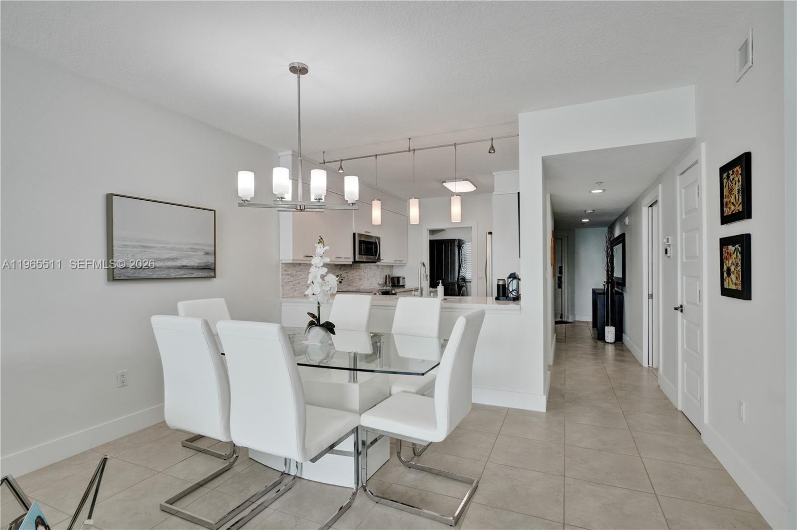 MARINA BAY CLUB CONDO HOT - Residential