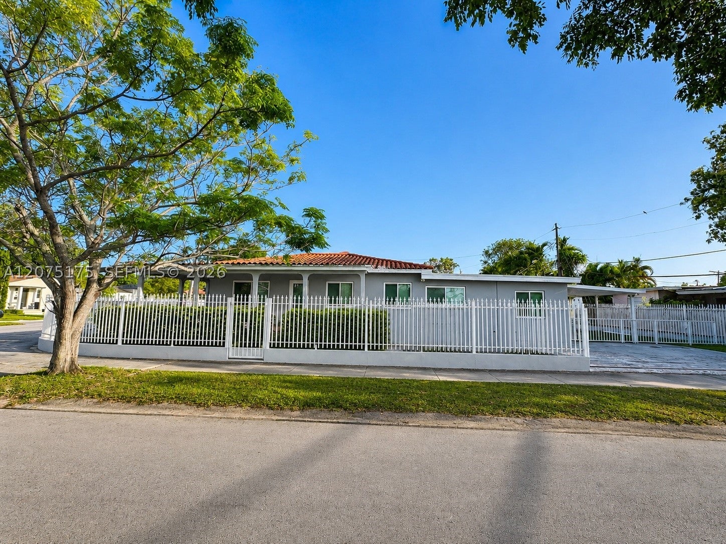 100 SW 51st Ct
