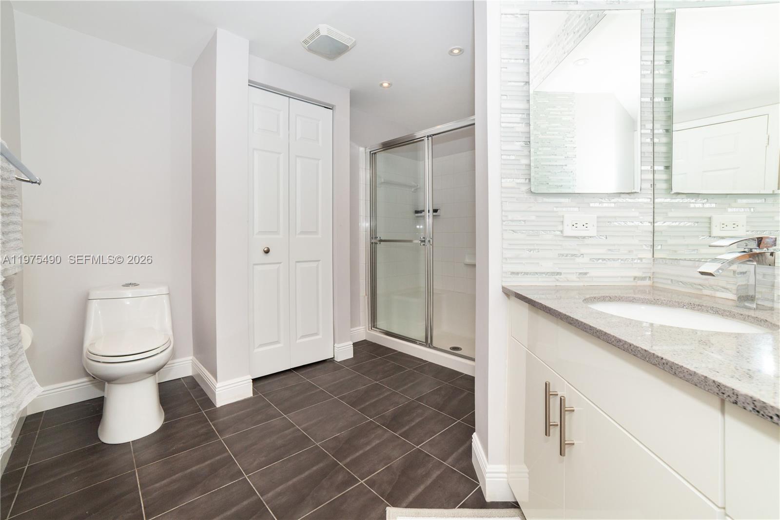 PORTO BELLAGIO CONDO - Residential